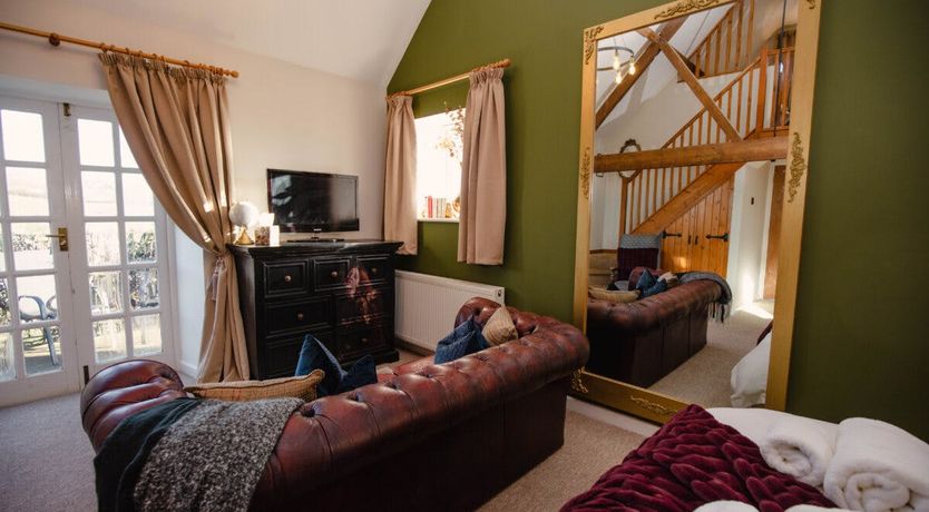 Photo of Sweet Pea & Ivy