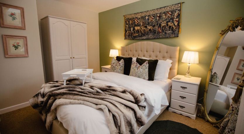 Photo of Cottage on the Lake