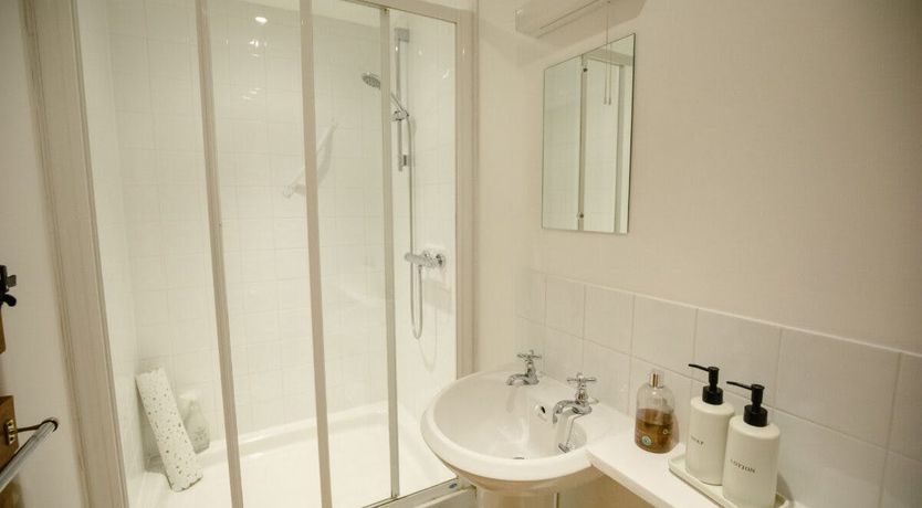 Photo of Cottage on the Lake