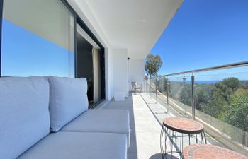 Balcony of the World Apartment