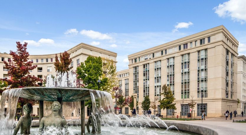 Photo of Modern Sculptor