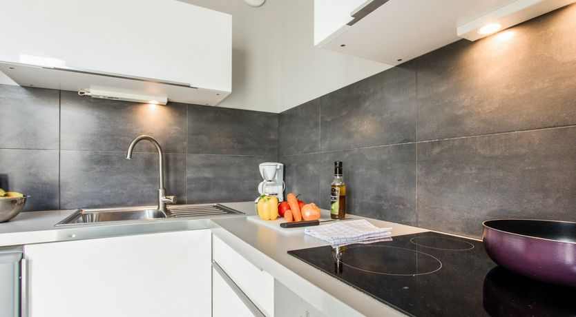 Photo of Modern Sculptor