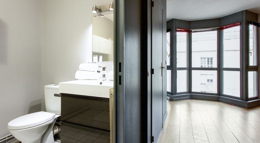 Photo of Modern Sculptor