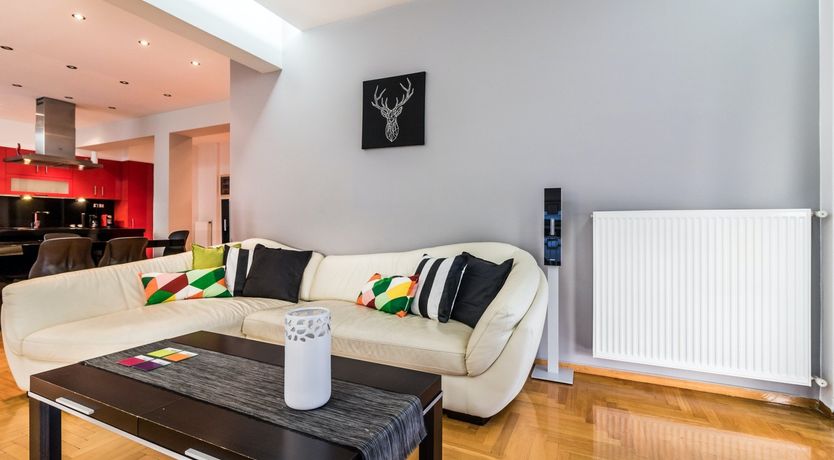 Photo of Grecian Red