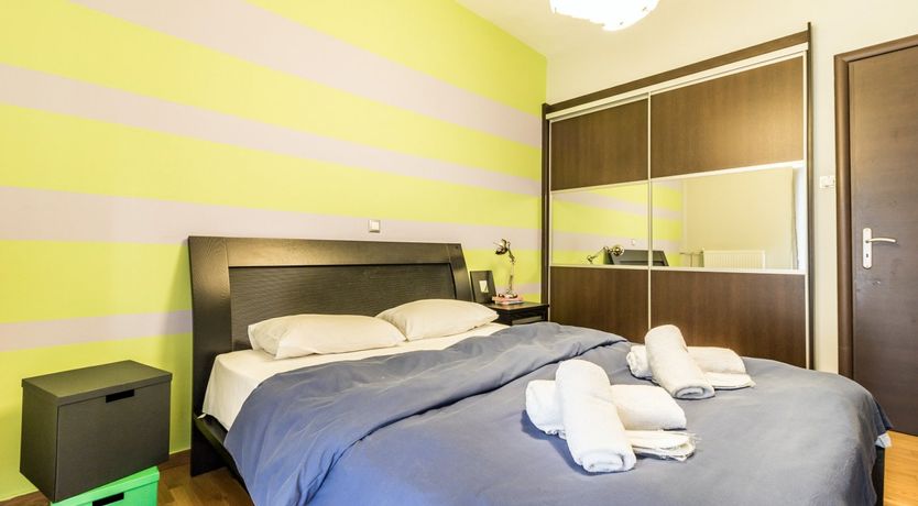 Photo of Grecian Red