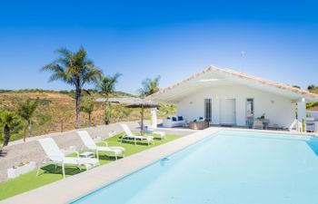 Sequestered & Sunshine Villa