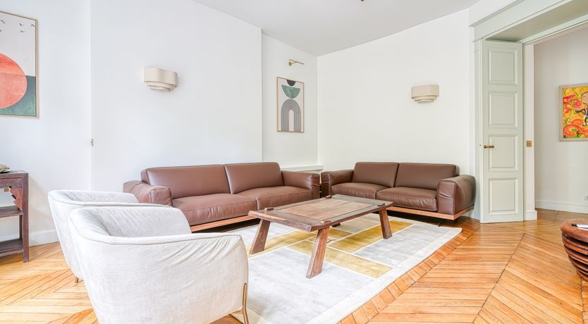 Photo of Je T'Aime, Sixième