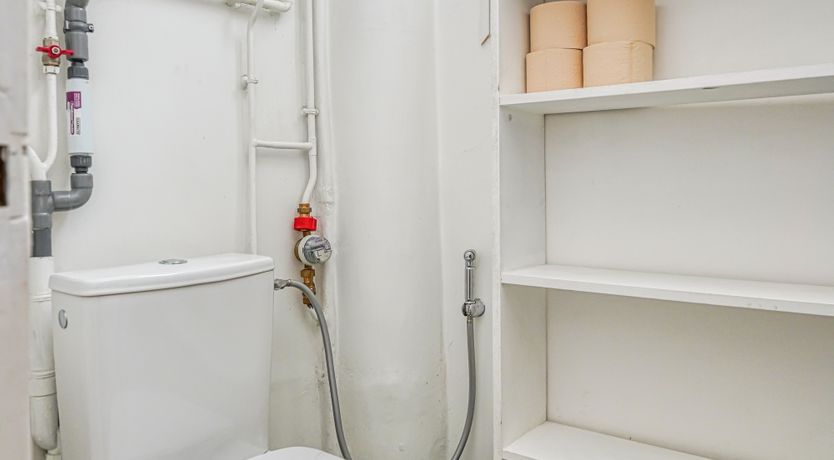 Photo of Je T'Aime, Sixième