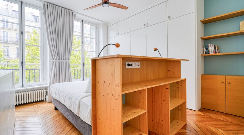 Photo of Je T'Aime, Sixième