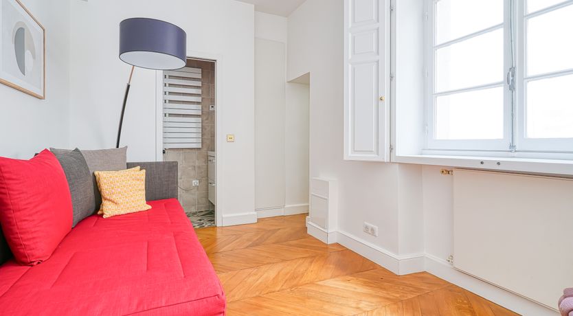 Photo of Je T'Aime, Sixième