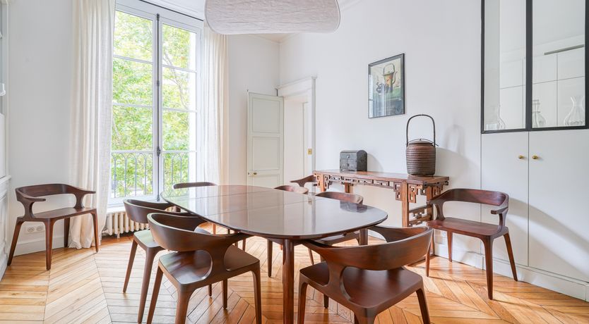 Photo of Je T'Aime, Sixième