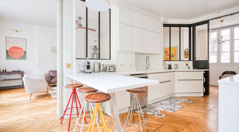 Photo of Je T'Aime, Sixième