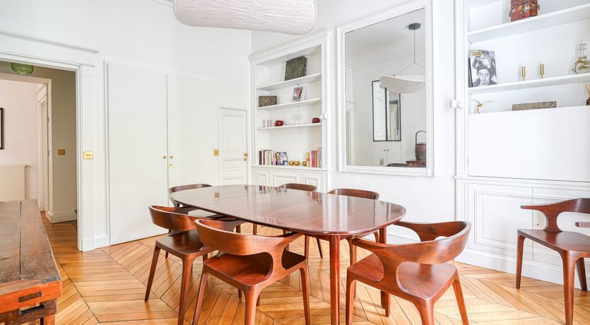 Photo of Je T'Aime, Sixième