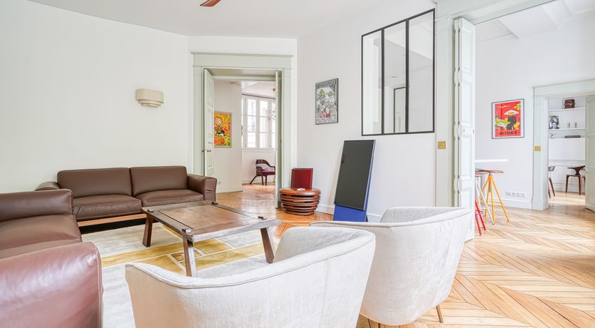 Photo of Je T'Aime, Sixième