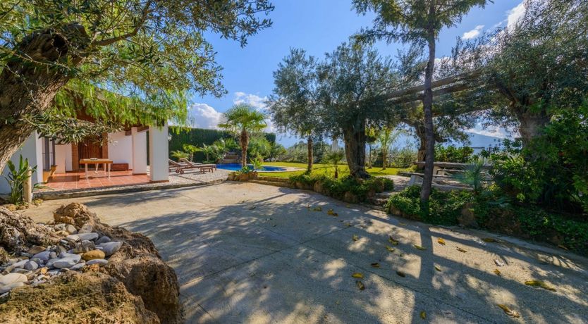 Photo of Let Me Set the Scene