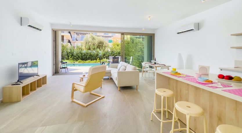 Photo of The Sea in Verse