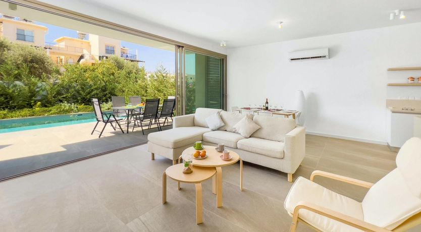 Photo of The Sea in Verse