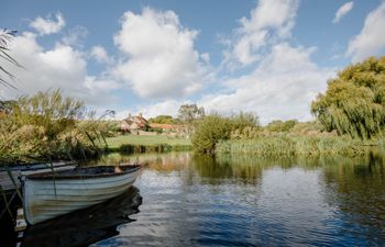 Over the Pond Holiday Cottage