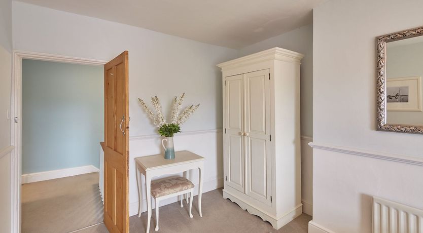 Photo of Teacups & Saucers