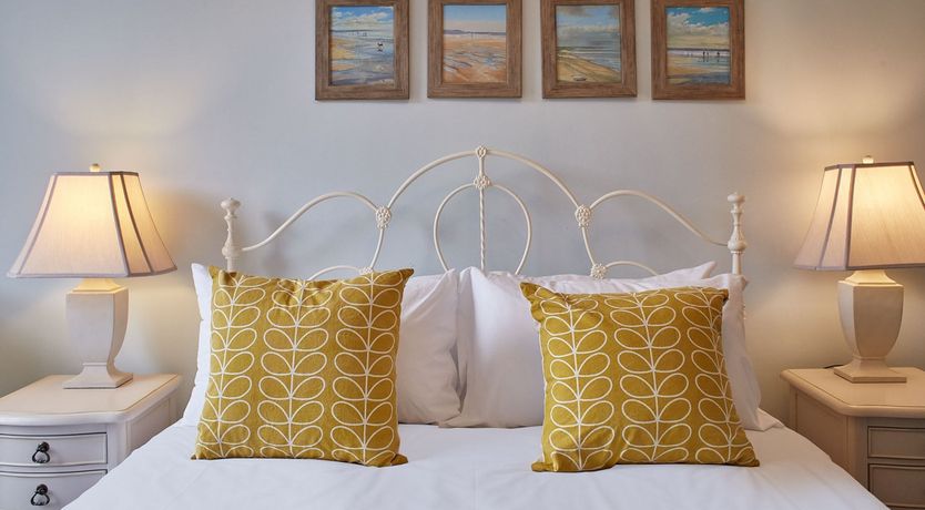 Photo of Teacups & Saucers