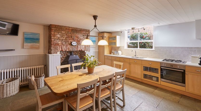 Photo of Teacups & Saucers