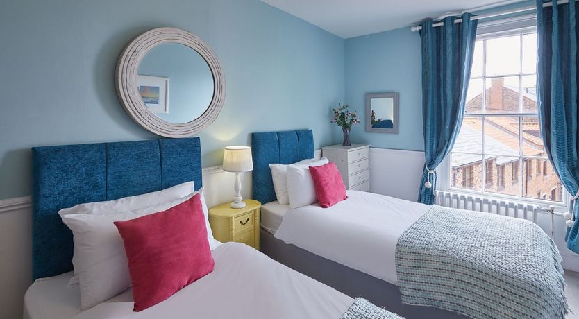 Photo of Teacups & Saucers