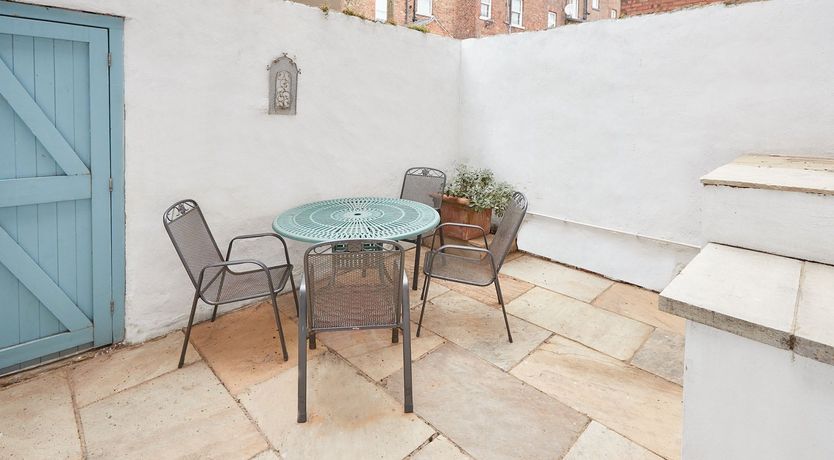 Photo of Teacups & Saucers