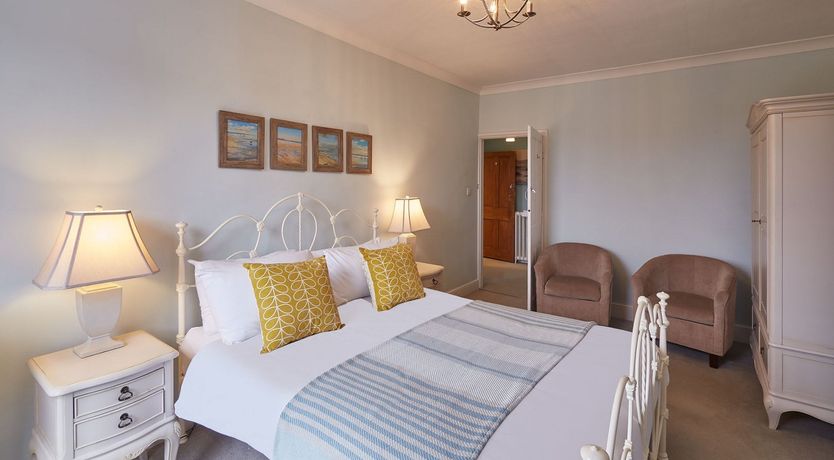 Photo of Teacups & Saucers