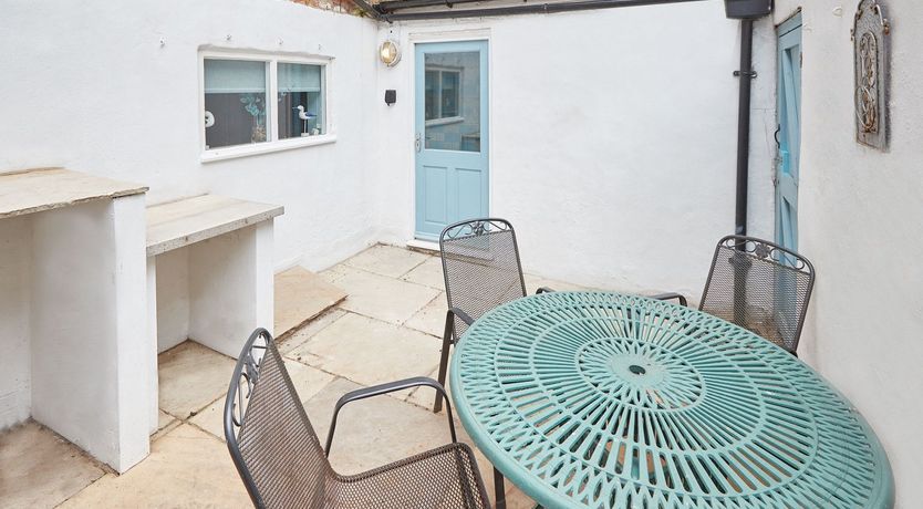 Photo of Teacups & Saucers