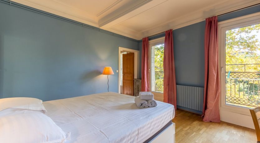 Photo of Marble & Mimosa