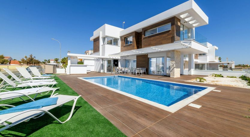 Photo of Crystal & Conch