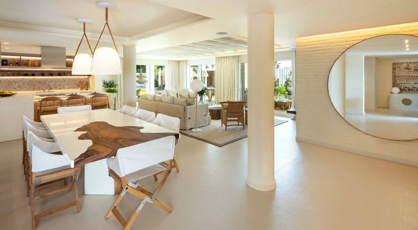 Photo of Glitz by the Sea