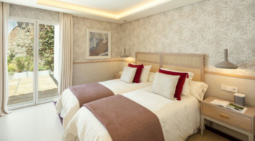 Photo of Glitz by the Sea