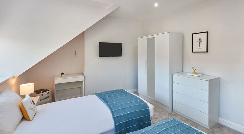 Photo of Mazarine Blue