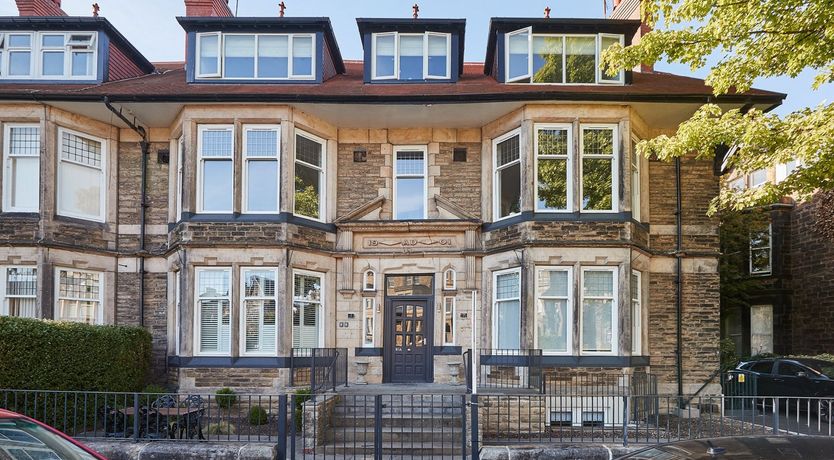 Photo of Mazarine Blue