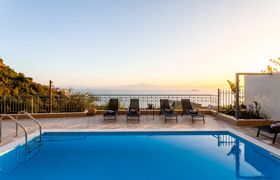 Photo of a-piece-of-the-peloponnese