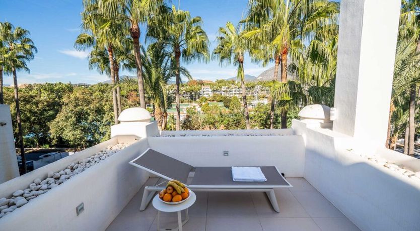 Photo of Palms & Deuces