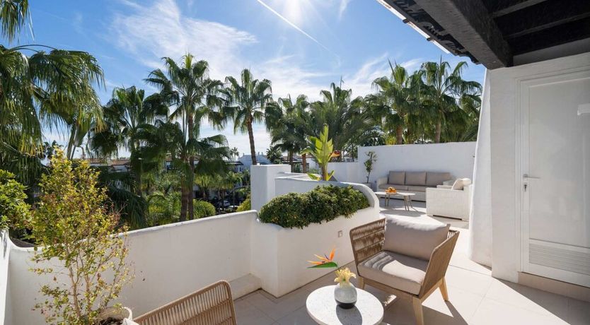 Photo of Palms & Deuces