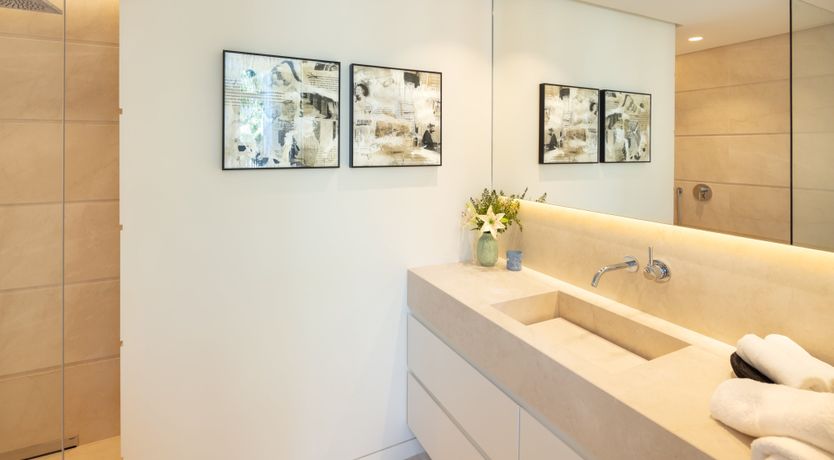 Photo of Palms & Deuces