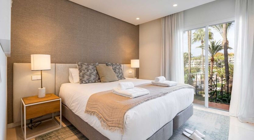 Photo of Palms & Deuces