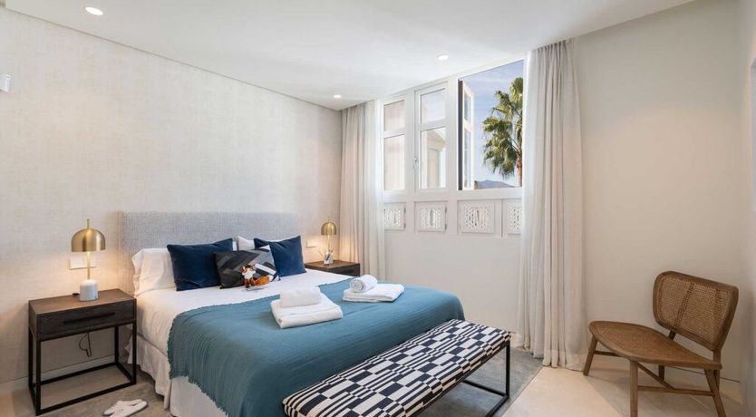 Photo of Palms & Deuces