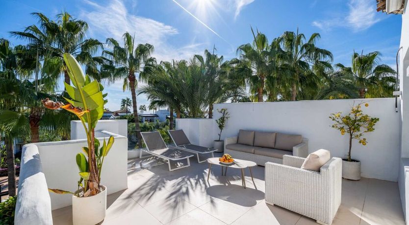 Photo of Palms & Deuces