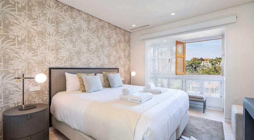 Photo of Palms & Deuces