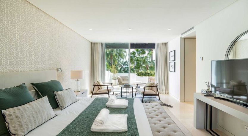 Photo of Palms & Deuces