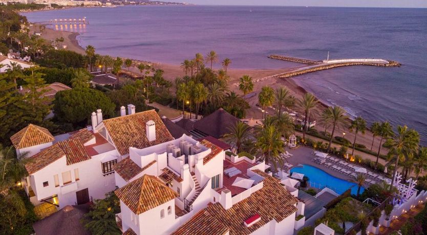 Photo of Palms & Deuces