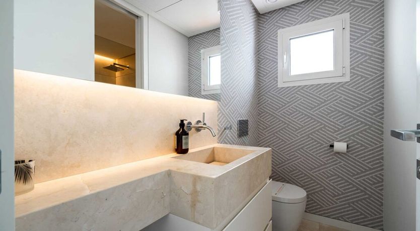 Photo of Palms & Deuces