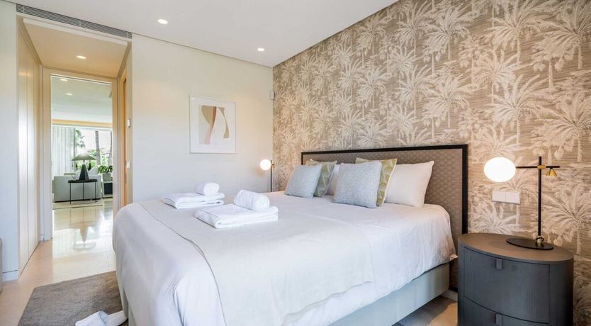 Photo of Palms & Deuces