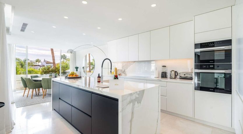 Photo of Palms & Deuces