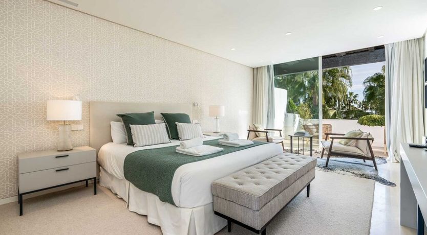 Photo of Palms & Deuces