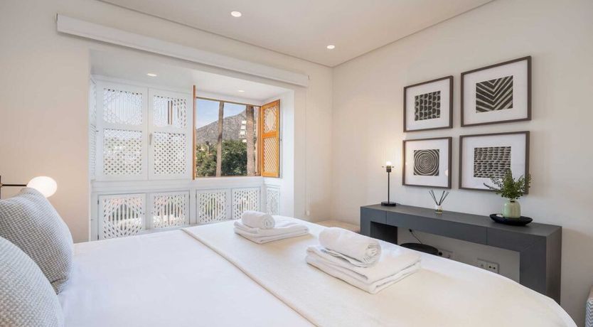 Photo of Palms & Deuces